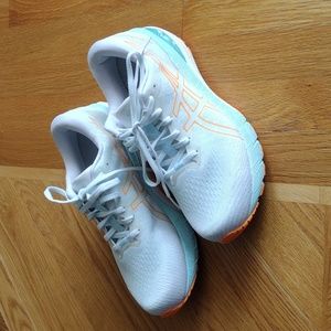 Asics womens GT 2000-10 running shoe